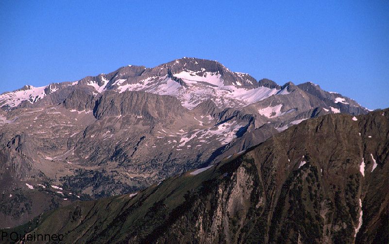 Posets versant E
